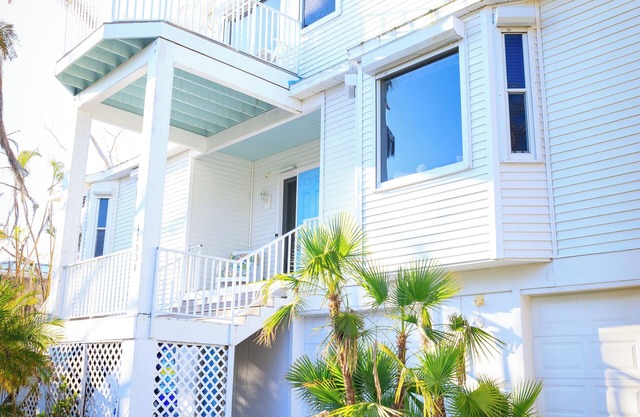 Approximately 500 feet to beautiful Captiva Beach & private heated pool and spa!
