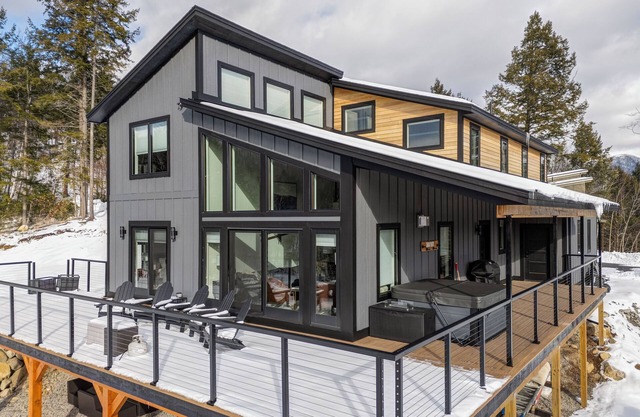 Après Chalet- Modern Chalet with Mountain Views