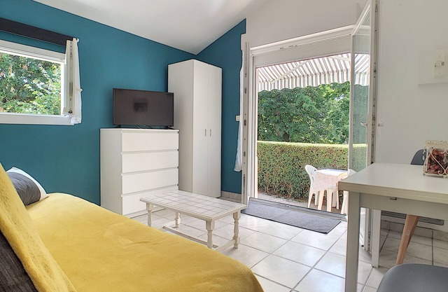 APT 4 PEOPLE NEAR BEACH