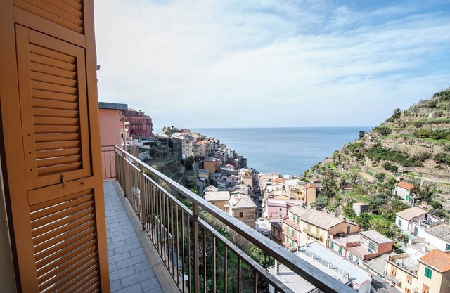 Apt La Vela by Arbaspàa, with sea view terrace in Manarola