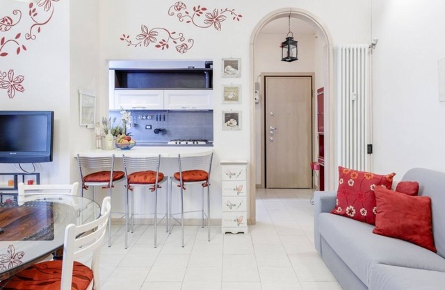 APT with balcony 3km from the Lake! BOOK NOW!