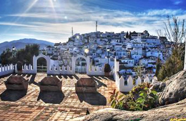 Aptment, free wifi, in Comares, voted Magical Village of Spain! Stunning Views!
