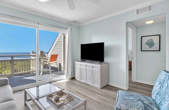 Aqua Vista: Condo with Community Pool and Ocean Views