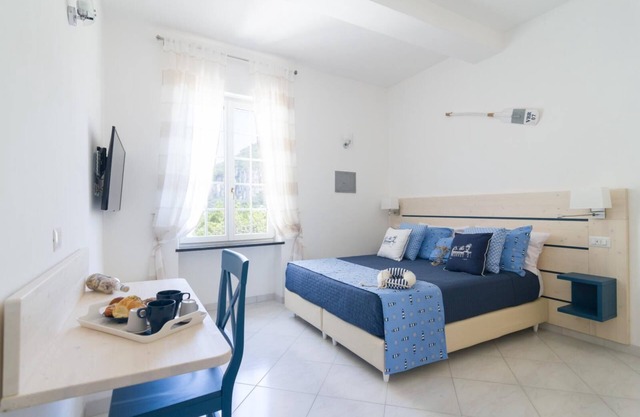 Aquamarine Relaxing Capri Suites Suite Azzurra