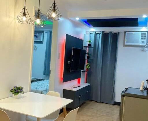AR02 1BEDROOM Condo Unit with Free Pool, HBO, Netflix & WiFi