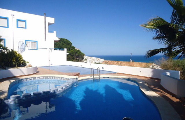 Arabella duplex village