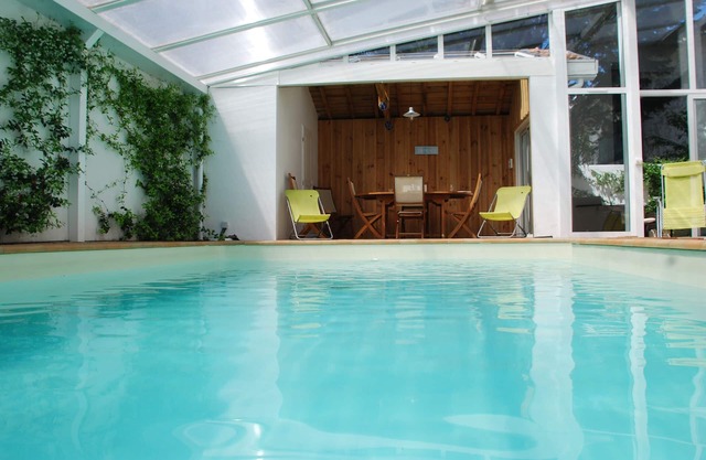 Arcachon - Elegant Large Home (2000sq/ft) with pool, 5mn by foot to the beach