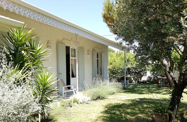Arcachonnaise villa with swimming pool in Taussat