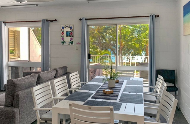 Arcadia Beach Unit 3 - Beachfront Holiday