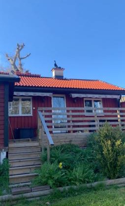 Archipelago cabin with sauna, fireplace & close to the ocean