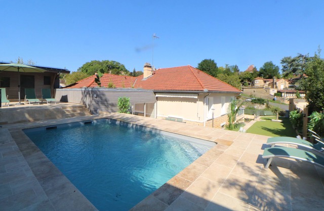 Architect house + heated pool/AC/garage 5min walk from Sarlat medieval center