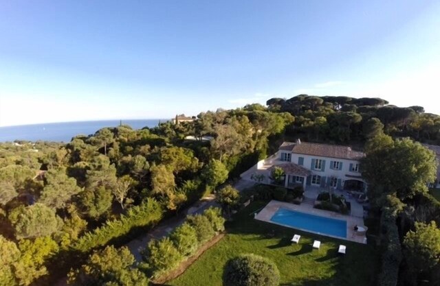 Architect house 320 m2, 6 bedrooms, swimming pool, magnificent sea and countryside views