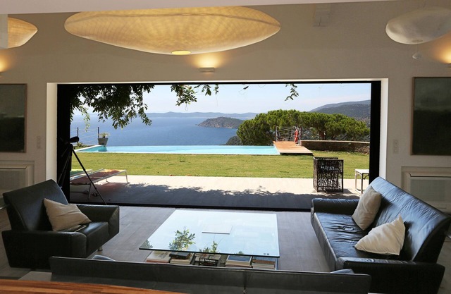 Architectural Villa Rayol, incredible view, pool, air conditioning, classified