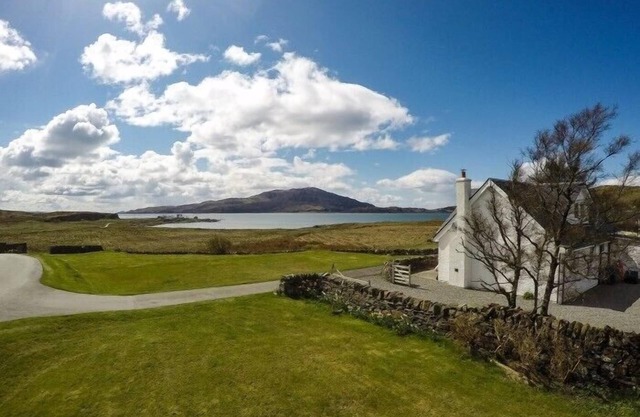 ARDLARACH LODGE, pet friendly in Cullipool, Isle Of Luing
