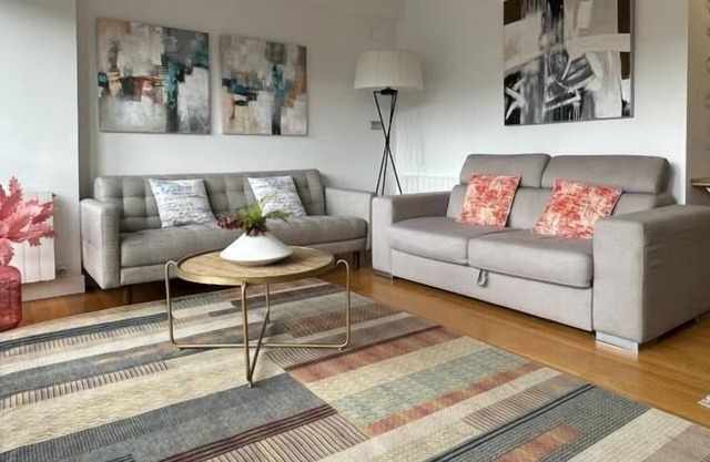 Areilza by Forever Rentals. 3 bedroom apartment in the centre. Wifi