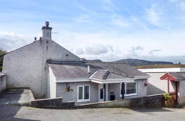 ARFRYN, family friendly, with open fire in Bethesda