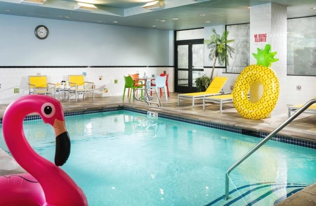 Aria King at The Maxwell: Indoor Pool, Pet-Friendly, Near Seattle Center
