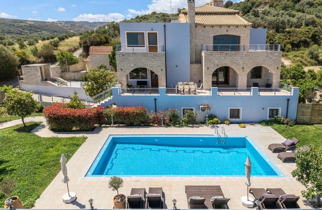 Arios Lux villa,50 sqm pool,Rural,8 guests,Rethymno
