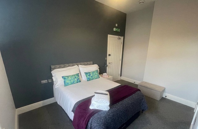 Arlan House, Superb Basingstoke Hotel - Room 04