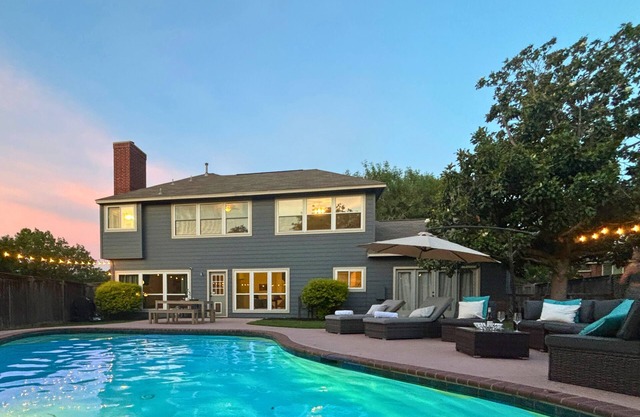 Armadillo’s Pad – Pool, Game Room, Gym & more…