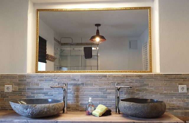 Arrive and feel good in the exclusive and modern Chalet Weitsee