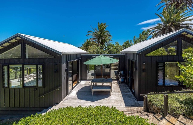 Art Lovers Retreat | Stay Waiheke