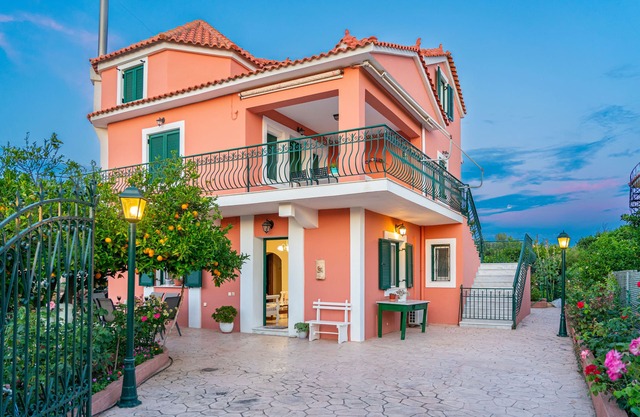 ARTEMIS SUPERB 2 BEDROOM APARTMENT 700 m AWAY FROM THE BEACH