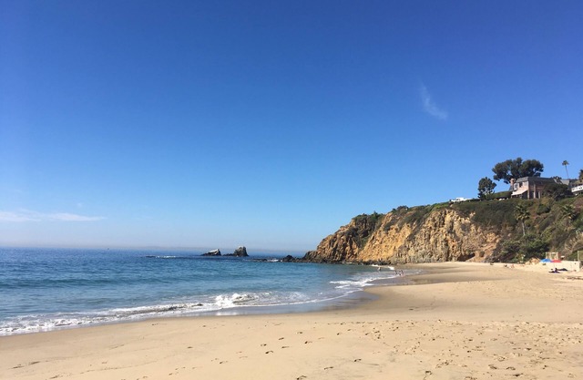 Artists garden cottage in Laguna Beach summer monthly discount