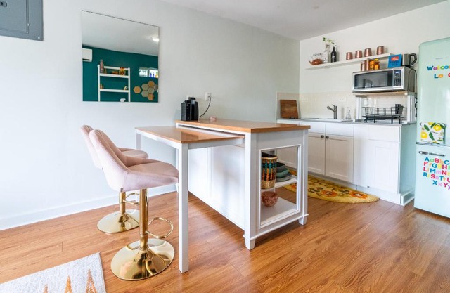 Artsy, private Gem near Iconic South Congress