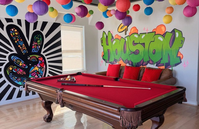 Artsy, Unique, Cozy ★ Rooftop Terrace ★ Pool Table