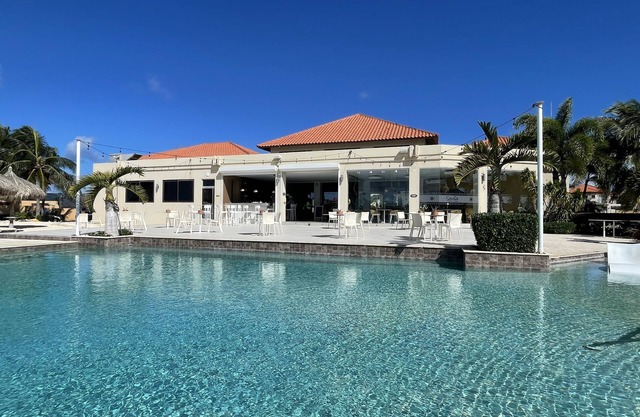 Aruba Paradise, 2 Bedroom 5- minutes to the famous Tres Trapi Beach.