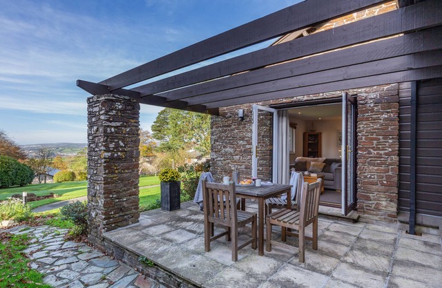 Ash at Trenython - Two Bedroom House, Sleeps 4