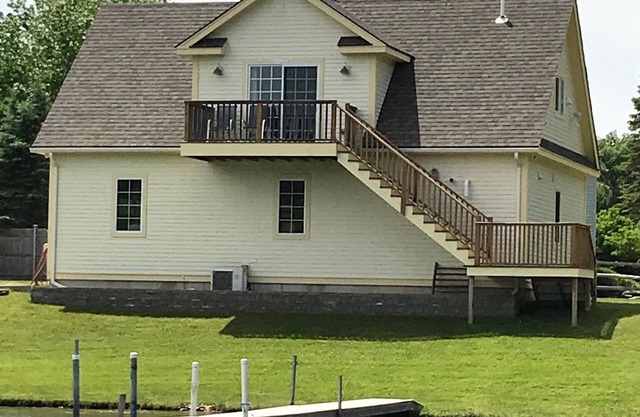 Ashmere Lakefront Apartment