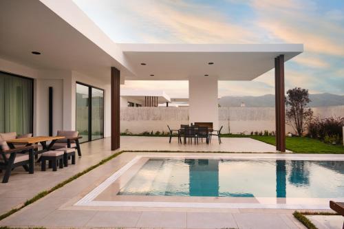 Ashta Suites/Color Block