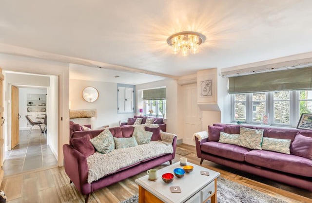 Ashwood - Three Bedroom House, Sleeps 6