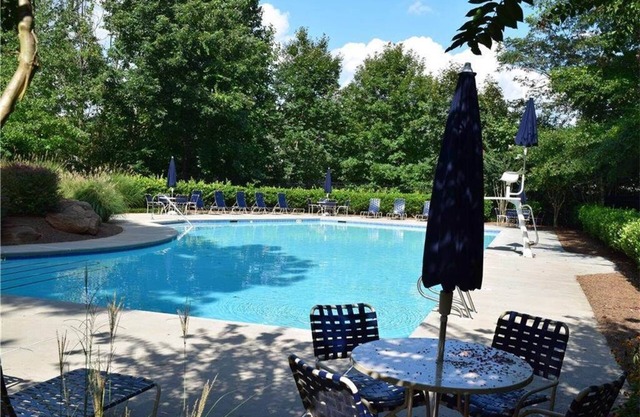 Ask about our special rates for Traveling Nurses & Medical Professional/Student!