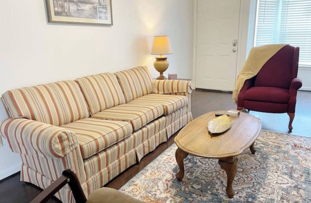 Aspen House—Cozy & Central Townhouse
