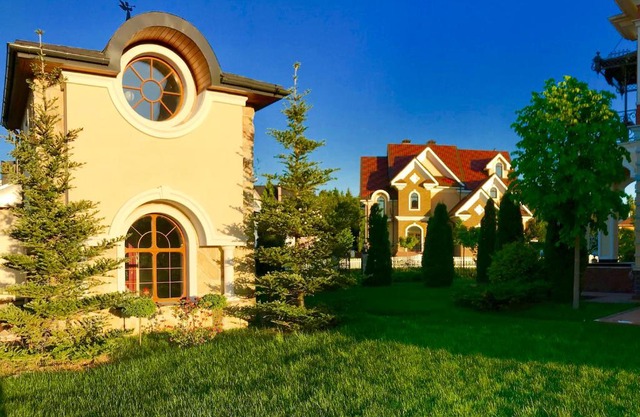 Aston Martin Tower Art