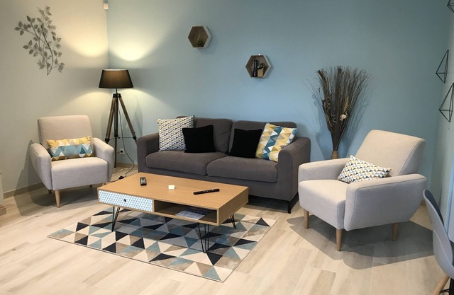 At 24, house up to 6 people (work or leisure)