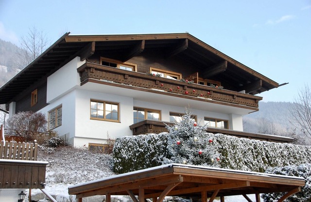 5 person apartment near Zell am See, just minutes from ski slopes and Lake Zell!