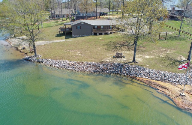 Atkins Point: 3 BR, 2 BA House in Arley, Sleeps 6