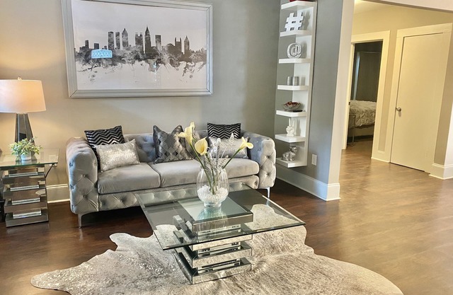 Atlanta Maybach House near MBS & State Farm Arena Entire2Bed2BathHome!