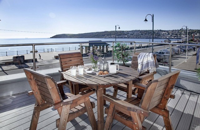 Atlantic View - an apartment that sleeps 4 guests in 2 bedrooms