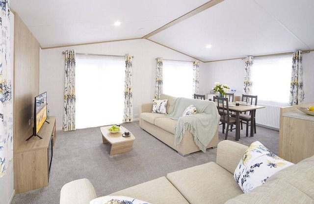 Atlas Wisteria Lodge