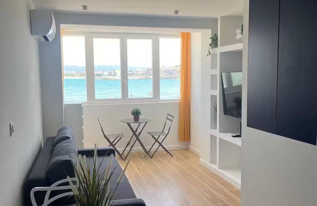 Atypical apartment on the beach, Pointe-Rouge