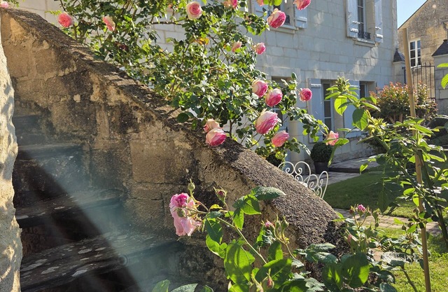 AU PIED DU LAVOIR