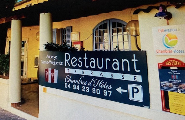 Auberge Sainte Marguerite - "Pine de Galle" room