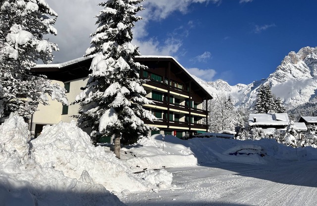 Authentic, convenient apartment next to ski slope