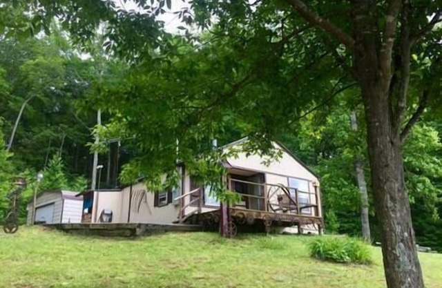Authentic Mountain Cottage:Beautiful Sunset Views!