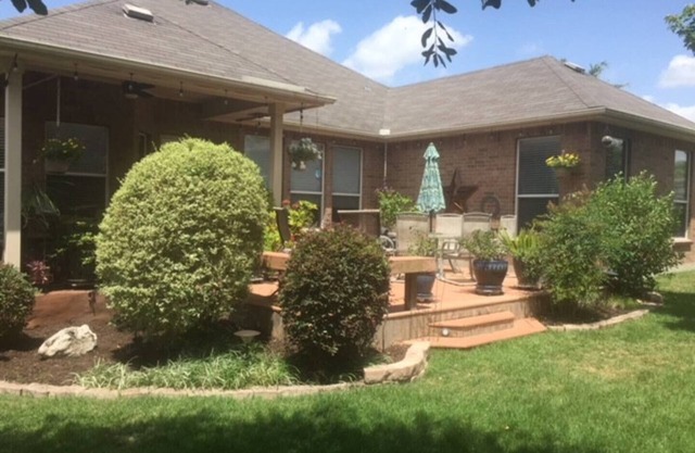 Autumn Creek Home - family friendly & conveniently located in quiet neighborhood